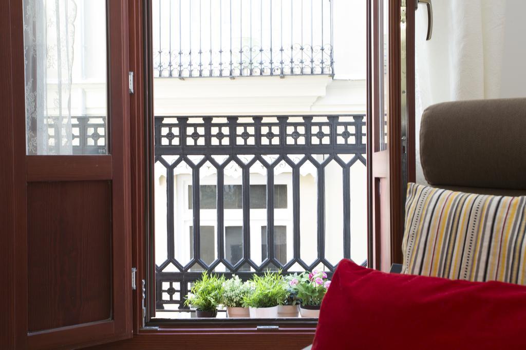 Singularstays Plaza Redonda Valencia Room photo